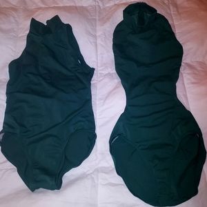 💚 2 differently designed Hunter green leotards girls size Large